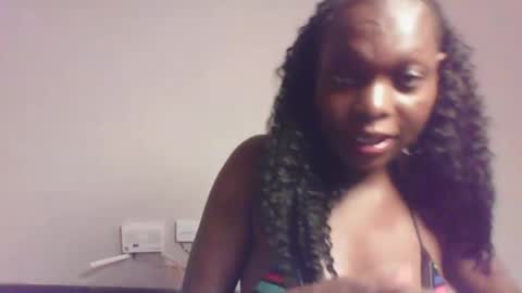 Snapshot of sellinprencess2 chatting on 04/15/26, 11:27 verah online show from 04/15/26, 11:27