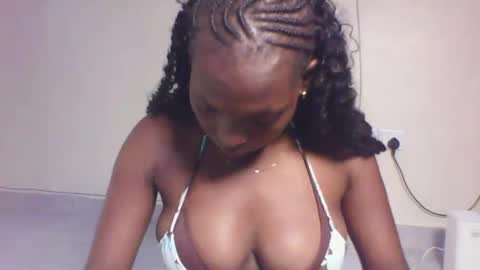 Snapshot of sellinprencess2 chatting on 04/21/26, 01:42 verah online show from 04/21/26, 01:42