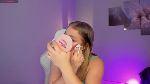 Selyn online show from 12/05/24, 12:22