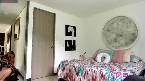 Snapshot of selyn_ chatting on 04/27/26, 05:11 Selyn online show from 04/27/26, 05:11