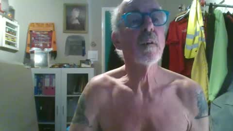 Snapshot of semajstretsa chatting on 03/18/26, 11:08 frederick online show from 03/18/26, 11:08