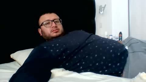 Snapshot of sementalpajero chatting on 10/19/25, 03:01 sementalpajero online show from 10/19/25, 03:01