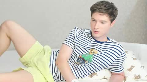 Snapshot of semyonone chatting on 11/28/25, 06:43 Semyon online show from 11/28/25, 06:43