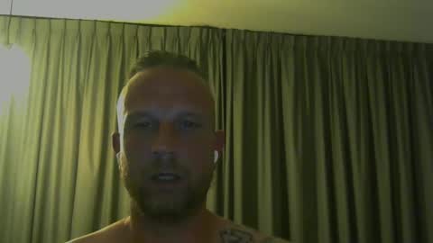 Snapshot of sence08 chatting on 04/19/26, 09:28 sence08 online show from 04/19/26, 09:28