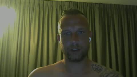 Snapshot of sence08 chatting on 04/23/26, 10:34 sence08 online show from 04/23/26, 10:34