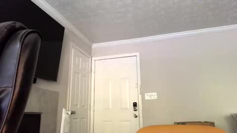 Snapshot of sencilloparati chatting on 10/14/25, 03:46 sencilloparati online show from 10/14/25, 03:46