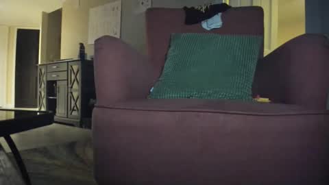 Snapshot of senditquick chatting on 10/22/25, 11:21 senditquick online show from 10/22/25, 11:21