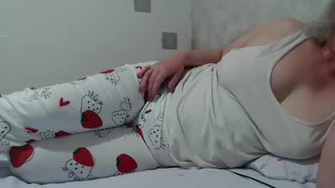 Snapshot of seniorita333 chatting on 01/13/26, 06:02 Lenna online show from 01/13/26, 06:02