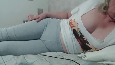 Snapshot of seniorita333 chatting on 04/06/26, 04:46 Lenna online show from 04/06/26, 04:46