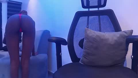 Snapshot of sensational_ave chatting on 09/14/25, 12:37 sensational_ave online show from 09/14/25, 12:37