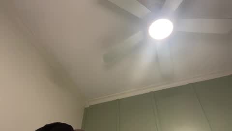 Snapshot of sensatyr chatting on 12/01/24, 05:02 Daddy Dave online show from 12/01/24, 05:02