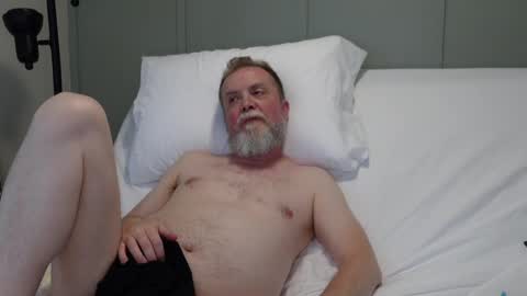 Snapshot of sensatyr chatting on 12/28/24, 08:47 Daddy Dave online show from 12/28/24, 08:47