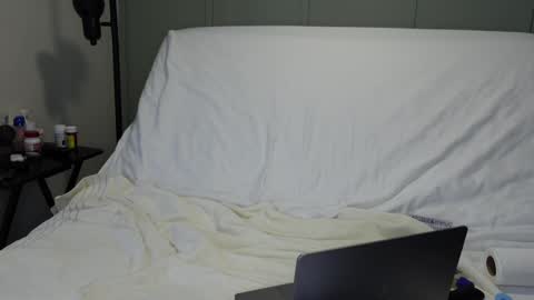 Snapshot of sensatyr chatting on 12/30/24, 06:27 Daddy Dave online show from 12/30/24, 06:27