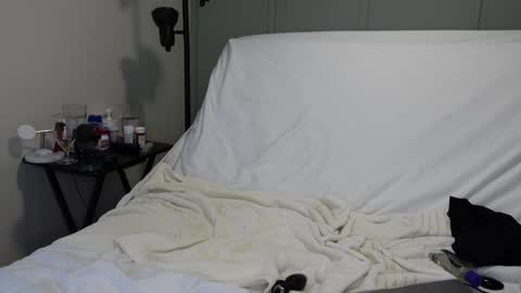 Snapshot of sensatyr chatting on 01/01/25, 05:44 Daddy Dave online show from 01/01/25, 05:44