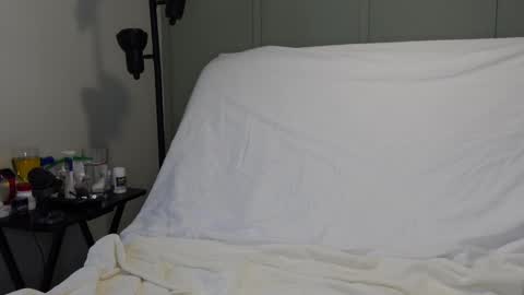 Snapshot of sensatyr chatting on 01/19/25, 09:23 Daddy Dave online show from 01/19/25, 09:23