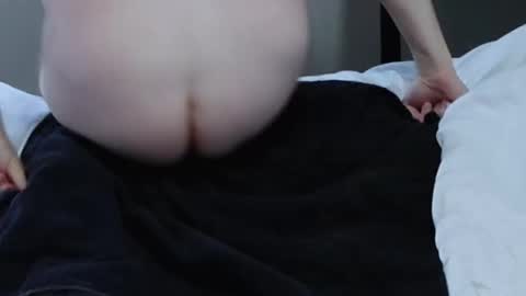 Snapshot of sensatyr chatting on 02/15/26, 09:22 Daddy Dave online show from 02/15/26, 09:22