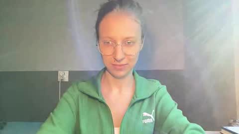 senseinner online show from 09/15/25, 01:22