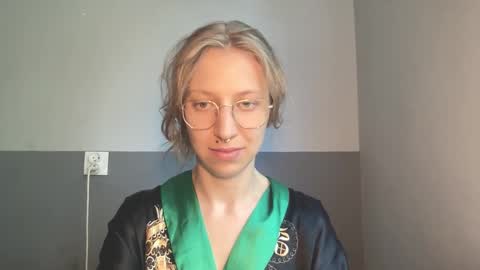 senseinner online show from 09/19/25, 01:01