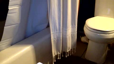 Snapshot of sensisubcei chatting on 12/02/24, 07:36 sensiswitch online show from 12/02/24, 07:36