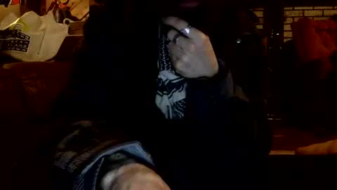 Snapshot of sensisubcei chatting on 01/04/25, 11:11 sensiswitch online show from 01/04/25, 11:11