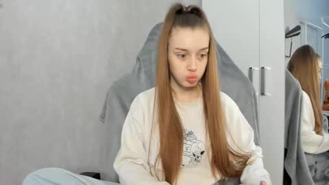 Snapshot of sensitiveana chatting on 02/18/26, 09:49 Anna online show from 02/18/26, 09:49