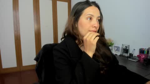 Snapshot of sensual__lady chatting on 02/14/25, 07:23 Samantha - online show from 02/14/25, 07:23