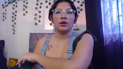 Camille and sophie online show from 02/20/25, 07:30