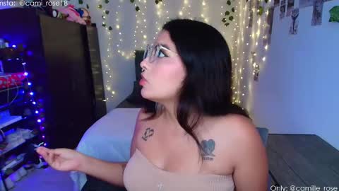 Snapshot of sensual_flame chatting on 12/22/25, 10:29 Camille and sophie online show from 12/22/25, 10:29