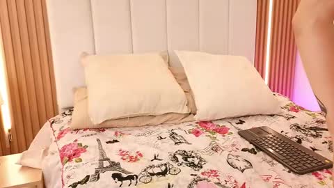 Sensual Kim77 online show from 05/16/26, 12:48