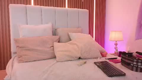 Snapshot of sensual_kim77 chatting on 06/15/26, 02:03 Sensual Kim77 online show from 06/15/26, 02:03