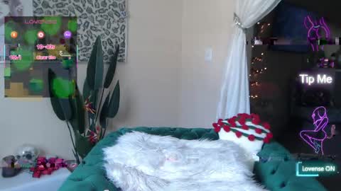 Snapshot of sensual_paradise_ chatting on 05/05/26, 08:06 V online show from 05/05/26, 08:06