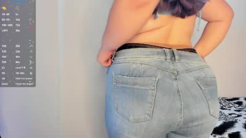 Snapshot of sensual_woman11 chatting on 03/28/26, 03:28 MIA online show from 03/28/26, 03:28