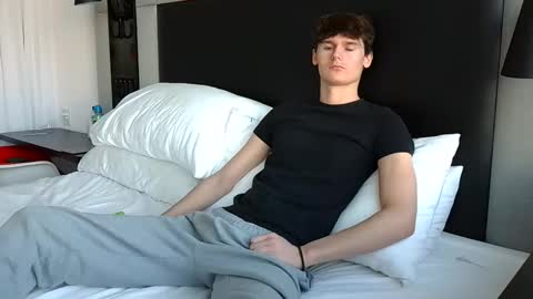 Snapshot of sensualalien chatting on 12/03/24, 09:12 Cam online show from 12/03/24, 09:12