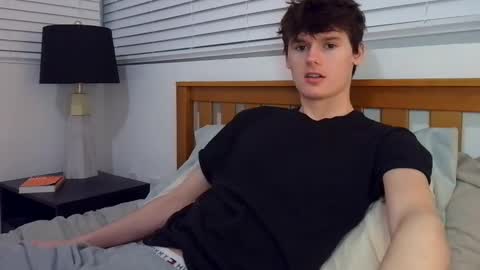 Snapshot of sensualalien chatting on 12/30/24, 04:09 Cam online show from 12/30/24, 04:09