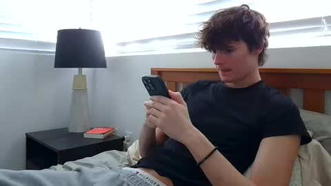 Snapshot of sensualalien chatting on 02/11/25, 07:16 Cam online show from 02/11/25, 07:16