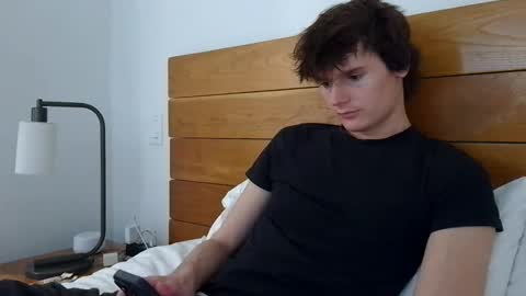 Snapshot of sensualalien chatting on 02/25/25, 11:00 Cam online show from 02/25/25, 11:00