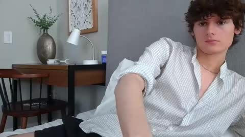 Snapshot of sensualalien chatting on 03/06/25, 09:31 Cam online show from 03/06/25, 09:31