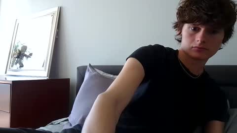 Snapshot of sensualalien chatting on 03/11/25, 05:24 Cam online show from 03/11/25, 05:24