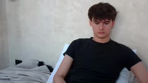 Snapshot of sensualalien chatting on 10/14/25, 09:37 Cam online show from 10/14/25, 09:37