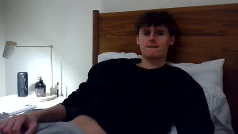 Snapshot of sensualalien chatting on 10/29/25, 10:00 Cam online show from 10/29/25, 10:00