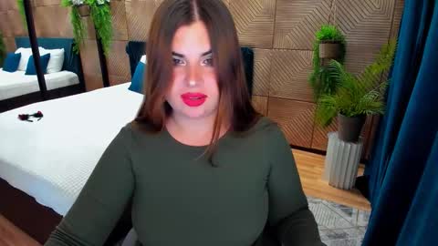 Snapshot of sensualcharisma chatting on 09/23/25, 08:01 Becca online show from 09/23/25, 08:01