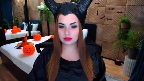 Snapshot of sensualcharisma chatting on 11/01/25, 01:07 Becca online show from 11/01/25, 01:07