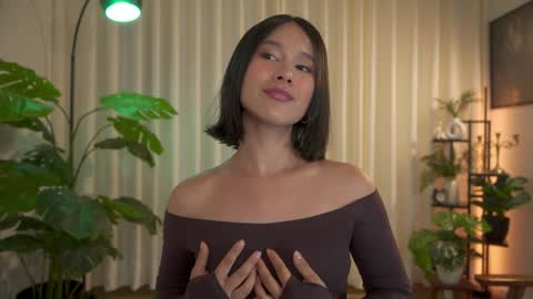 Snapshot of sensualcherry_ chatting on 12/03/24, 11:13 Maria- OF sensual bee online show from 12/03/24, 11:13