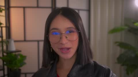 Snapshot of sensualcherry_ chatting on 01/16/25, 04:28 Maria- OF sensual bee online show from 01/16/25, 04:28