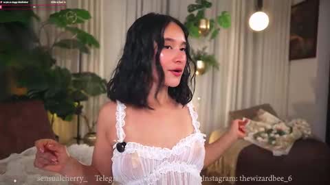 Snapshot of sensualcherry_ chatting on 09/12/25, 01:17 Maria- OF sensual bee online show from 09/12/25, 01:17