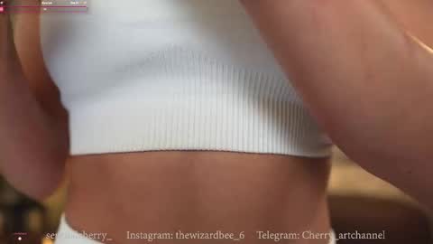 Snapshot of sensualcherry_ chatting on 09/19/25, 11:38 Maria- OF sensual bee online show from 09/19/25, 11:38