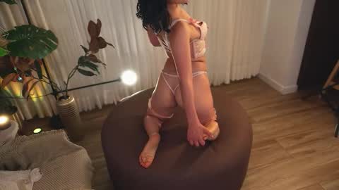 Snapshot of sensualcherry_ chatting on 09/24/25, 09:40 Maria- OF sensual bee online show from 09/24/25, 09:40