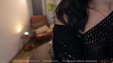 Snapshot of sensualcherry_ chatting on 03/11/26, 01:00 Maria- OF sensual bee online show from 03/11/26, 01:00