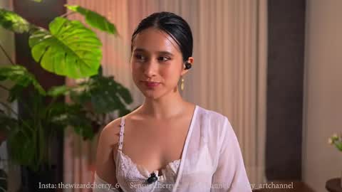 Snapshot of sensualcherry_ chatting on 04/30/26, 12:39 Maria- OF sensual bee online show from 04/30/26, 12:39
