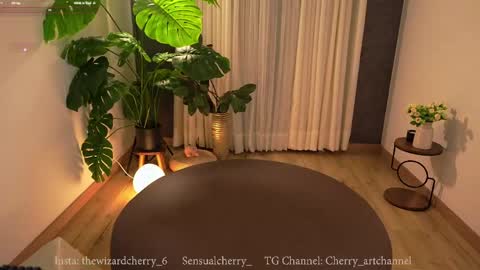 Maria- OF sensual bee online show from 05/19/26, 12:49